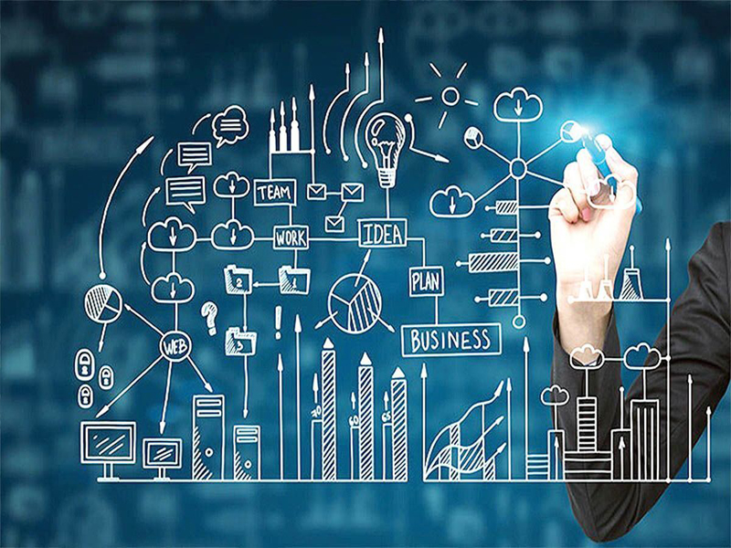 اهمیت تفکر انتقادی در سازمان‌ها | افزایش کارایی و تصمیم‌گیری تیمی